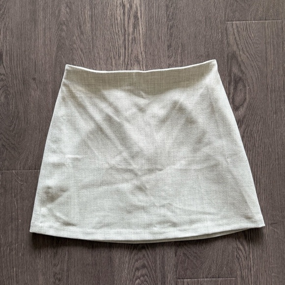 Aritzia Heathered Grey Wool Mini Skirt - Picture 4 of 4